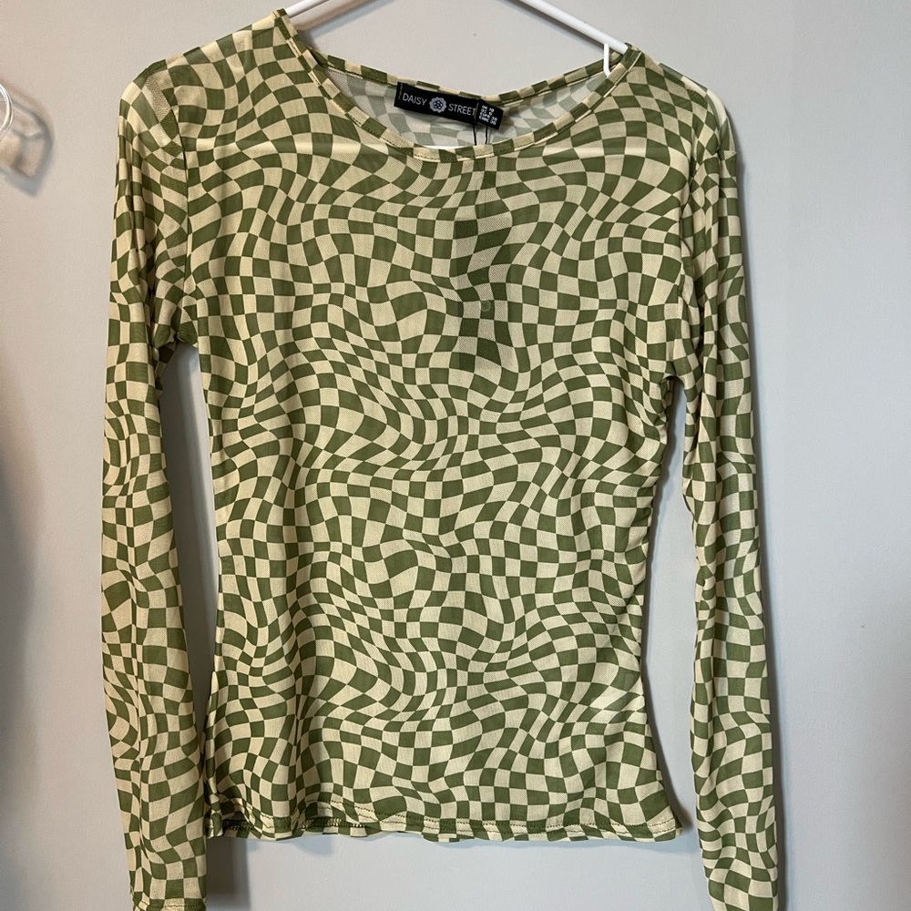Wavy Checkerboard mesh top